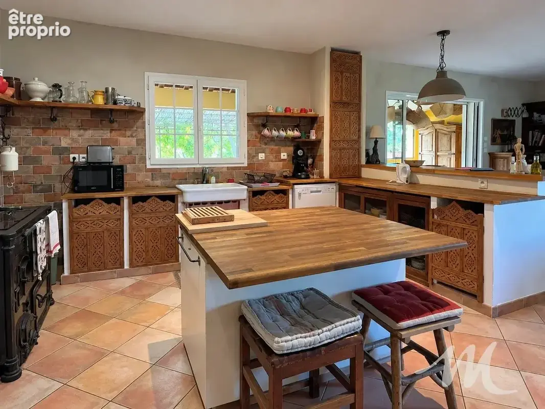 Maison de plain pied 4 chambres - piscine - cuisine d'été et dépendance - photo 10