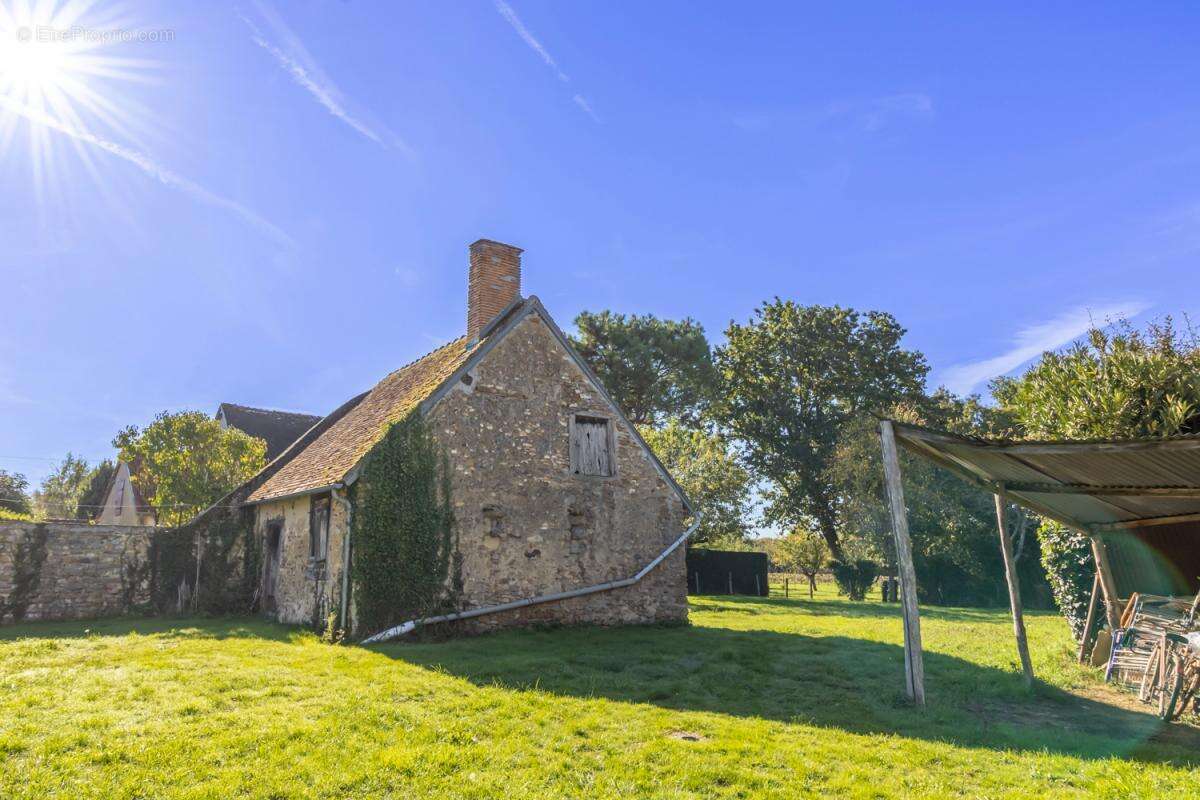 Maison à SAINT-CHRISTOPHE-EN-BAZELLE