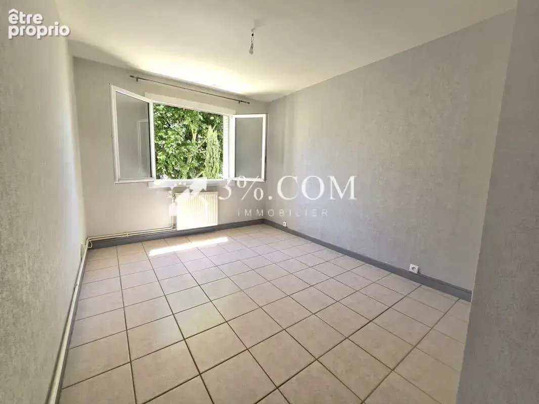 Appartement T4 de 68 m2 avec balcon et cave - photo 4
