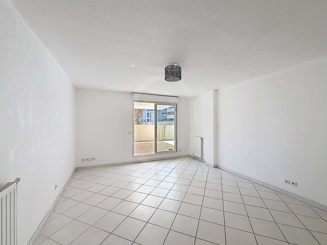 Montpellier - port marianne - t2 - grande terrasse de 30m² - parking sous sol - photo 6