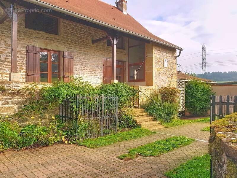 Maison à LA VINEUSE