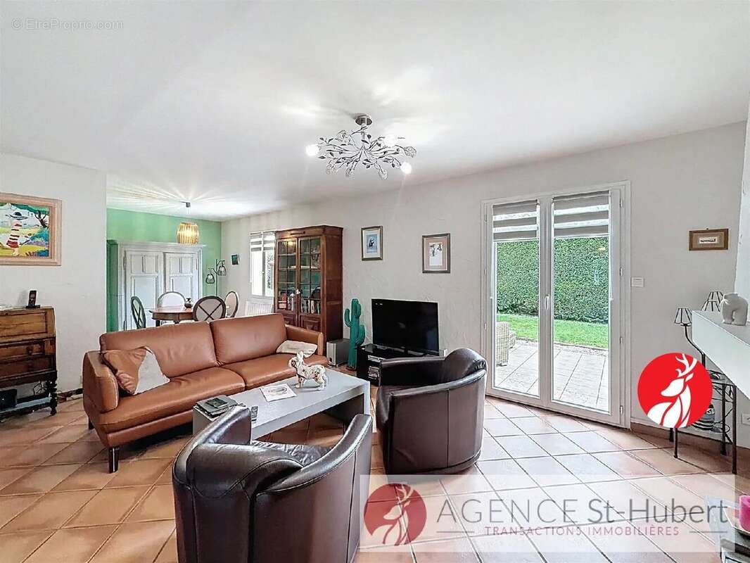 Maison à LA CHAPELLE-LA-REINE