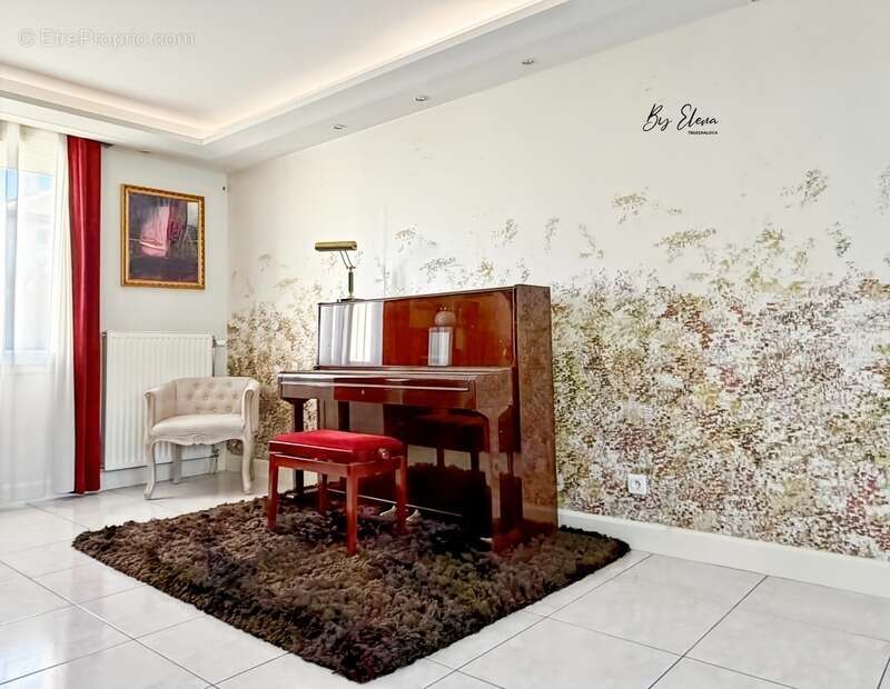 Maison à BUSSY-SAINT-GEORGES