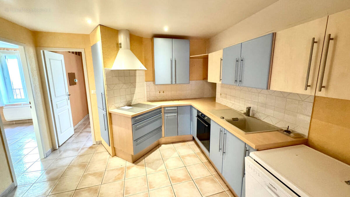 Appartement à ENTRAIGUES-SUR-LA-SORGUE