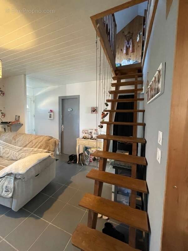 Maison à MONTAIGUT-LE-BLANC