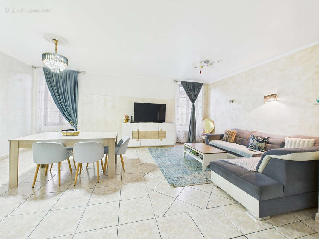 Appartement à SAINT-ETIENNE