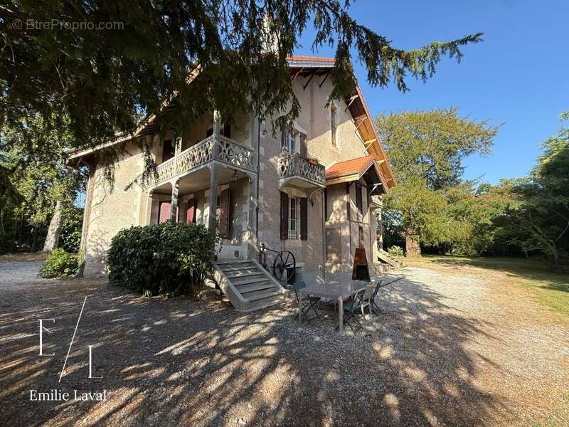 Maison atypique de 9 chambres et 6 salles de bain à Pineuilh 33 - photo 17