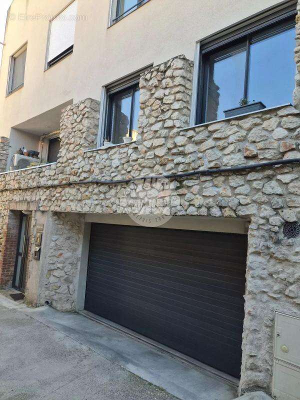 Appartement à ROQUEVAIRE