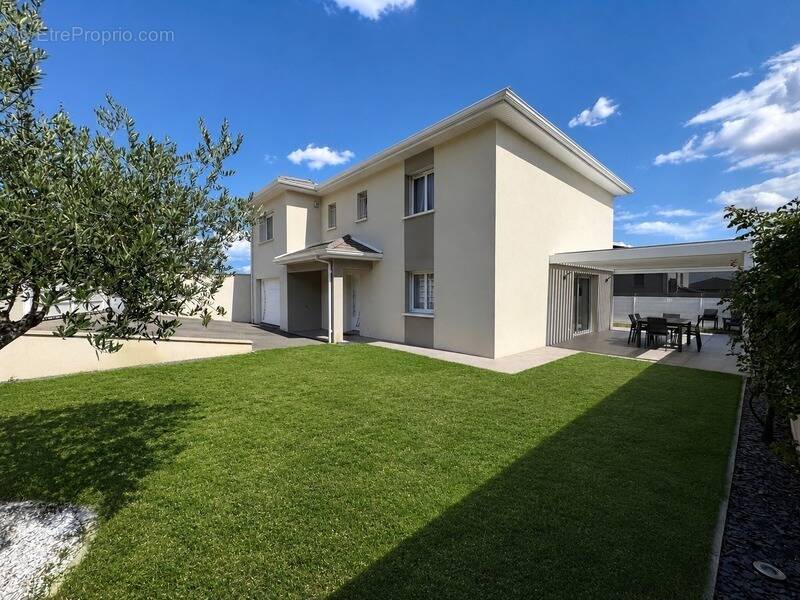 Maison à JONAGE