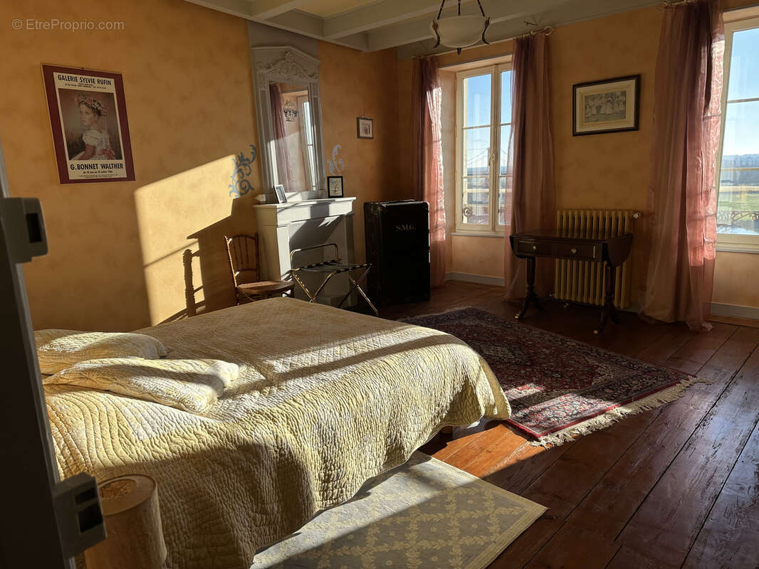 Maison à TONNAY-CHARENTE