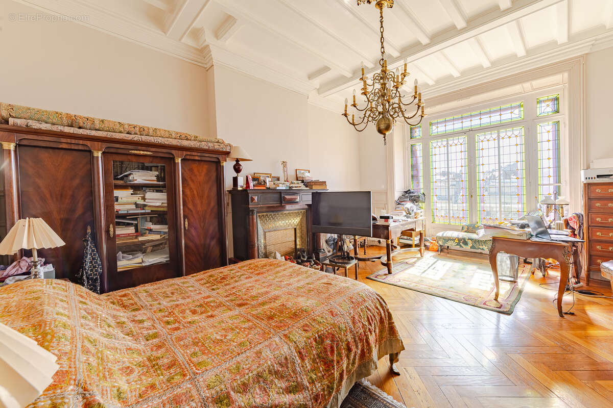 Appartement à MARSEILLE-1E