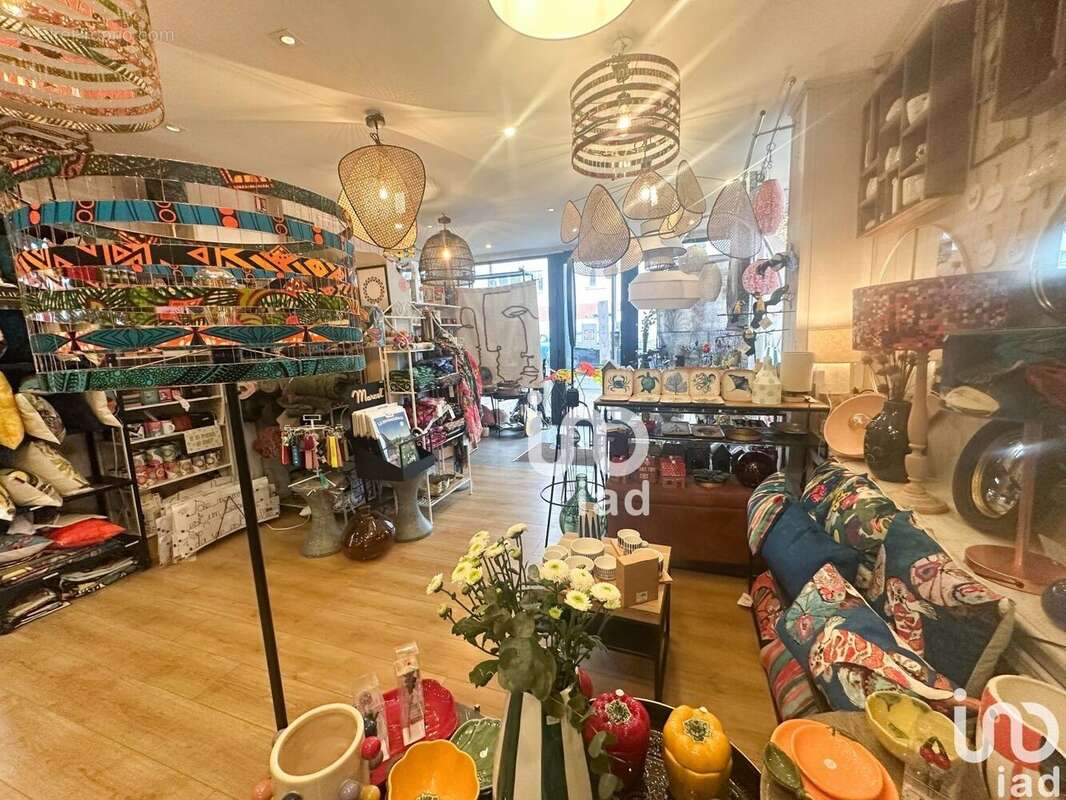 Photo 7 - Commerce à LES CLAYES-SOUS-BOIS