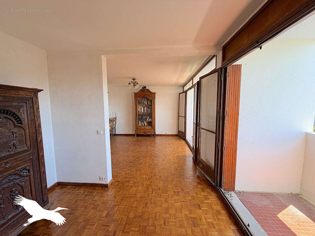 A VENDRE - Marseille 13009, Secteur Mazargues - Appartement 3/4 pièces 66 m2 avec extérieurs et cave - photo 12