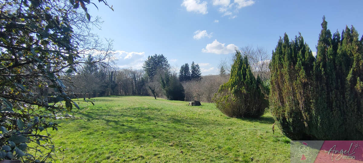 Maison à DAMPIERRE