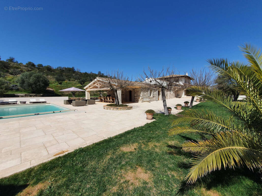 Maison à PLAN-DE-LA-TOUR