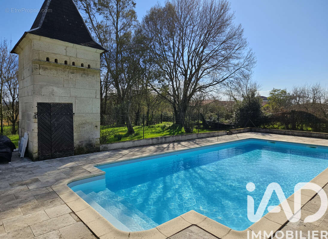 Photo 2 - Maison à CHAMPNIERS