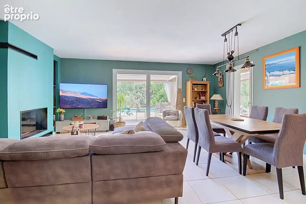 A VENDRE EN EXCLUSIVITÉ ! FIGANIÈRES Maison de plain-pied 126 m² 3 chambres Piscine et terrain de 2074 m² - photo 8