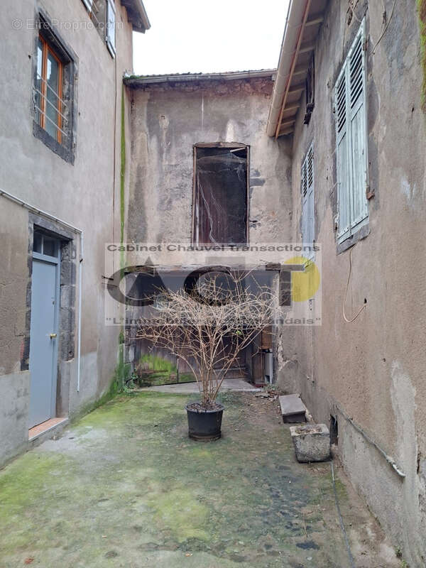 Autre à CLERMONT-FERRAND