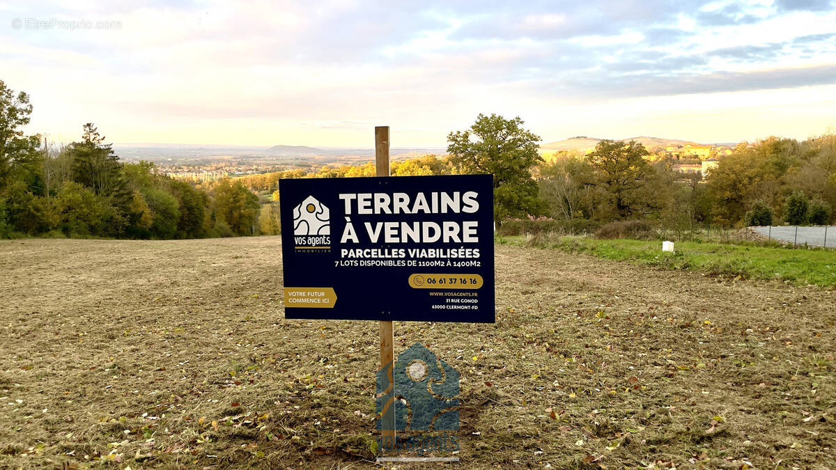 Terrain à MONTMORIN
