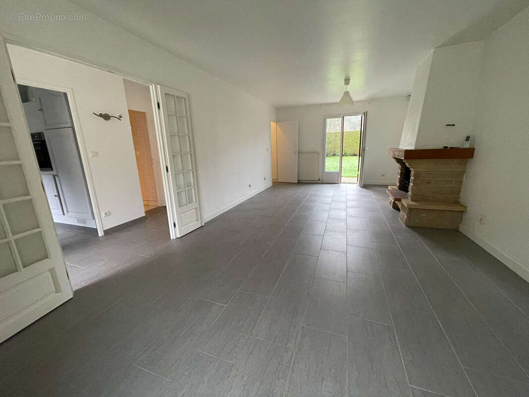 Maison à SAINT-LEGER-DU-BOURG-DENIS