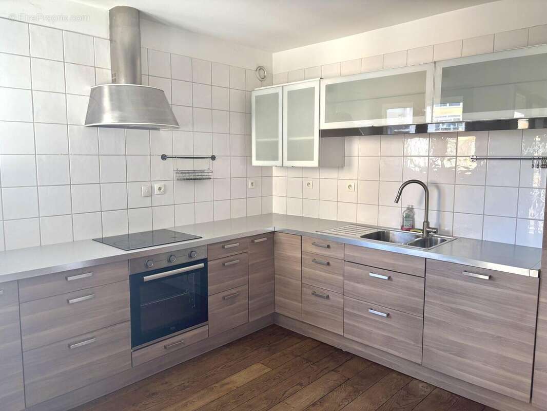Appartement 78 m² à Valence  - photo 2