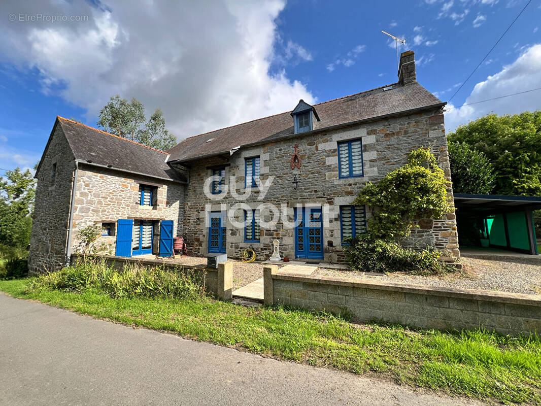 Maison à PLEINE-FOUGERES