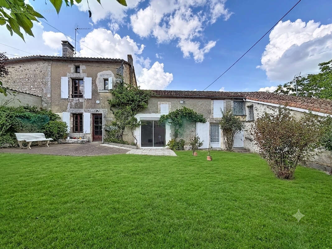 Maison à LA ROCHEFOUCAULD