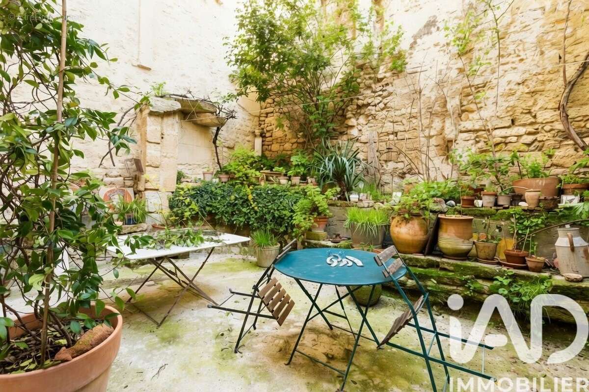Maison 205 m² à Montfrin  - photo 2