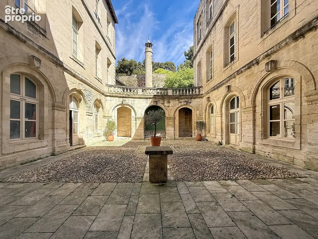 Appartement à rénover dans un ancien hôtel particulier - photo 3