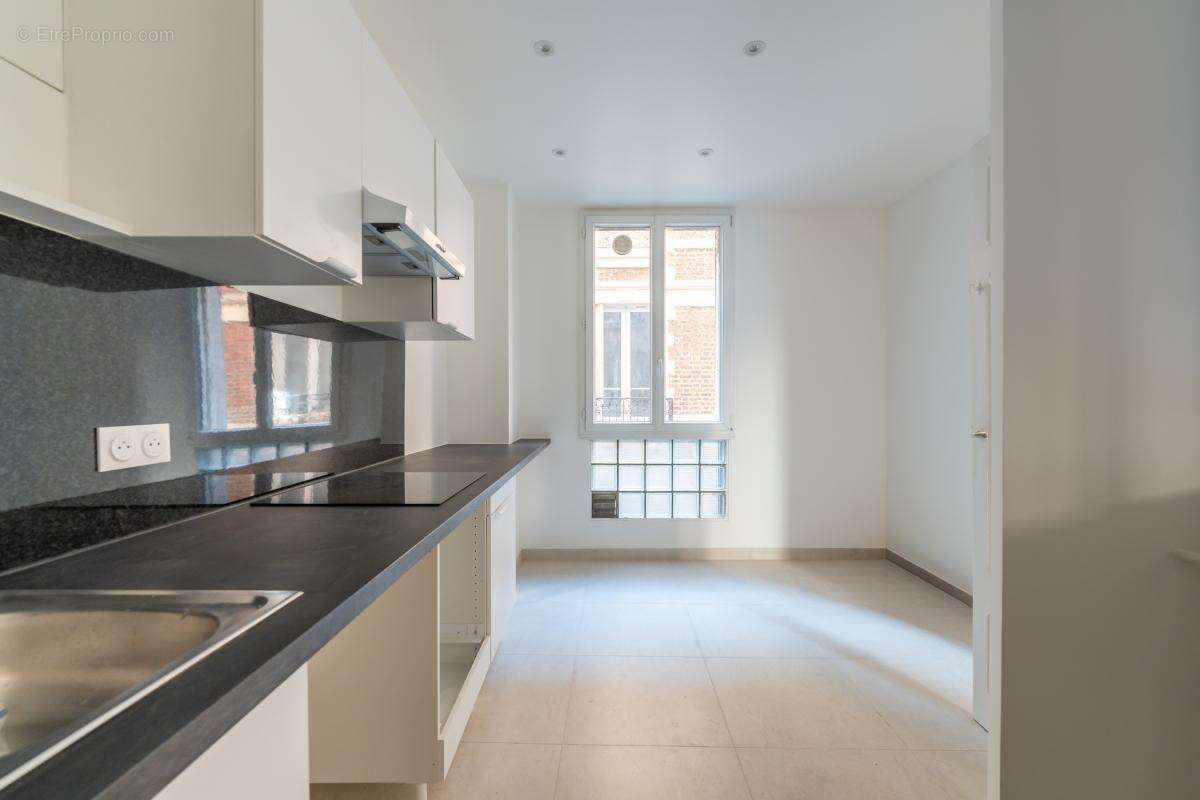 Appartement à PARIS-14E