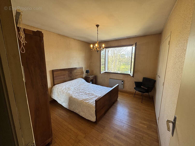 Opportunité rare à Saint Jean. Grande maison familiale de plus de 220 m2 habitable avec un demi sous-sol sur u - photo 6