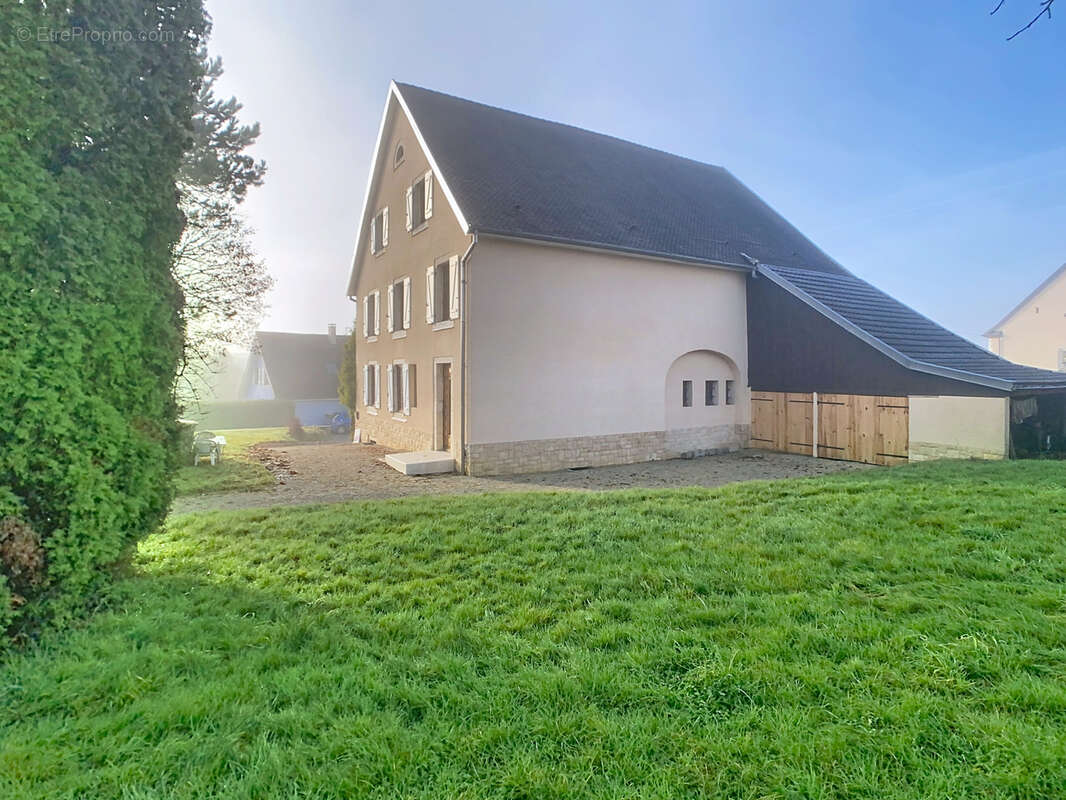 Maison à DAMPIERRE-LES-BOIS