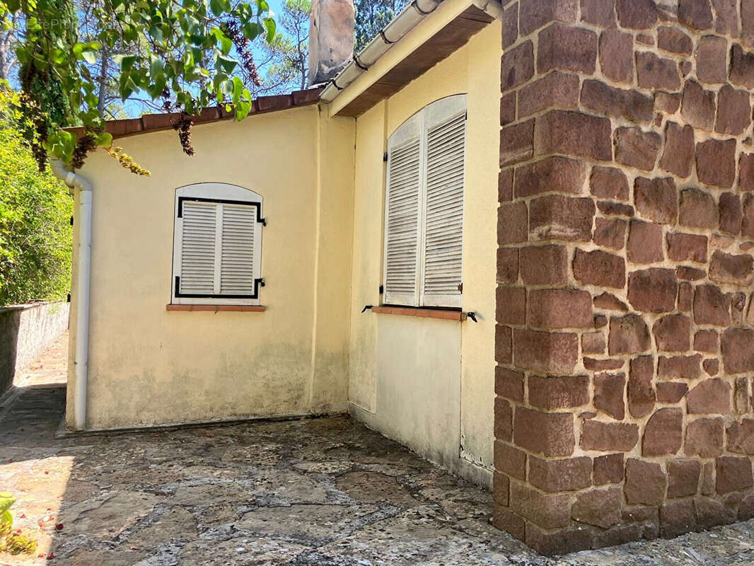 Maison 110 m² à Brignoles  - photo 4