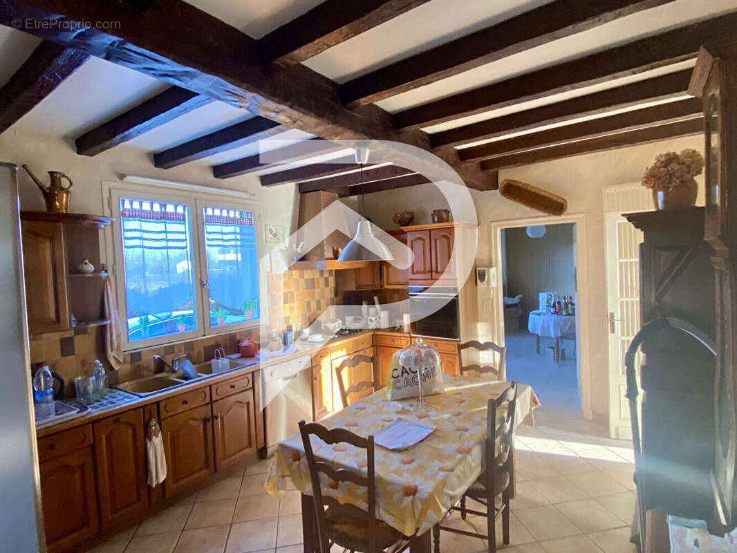 Maison à SAINT-SULPICE-DE-ROUMAGNAC