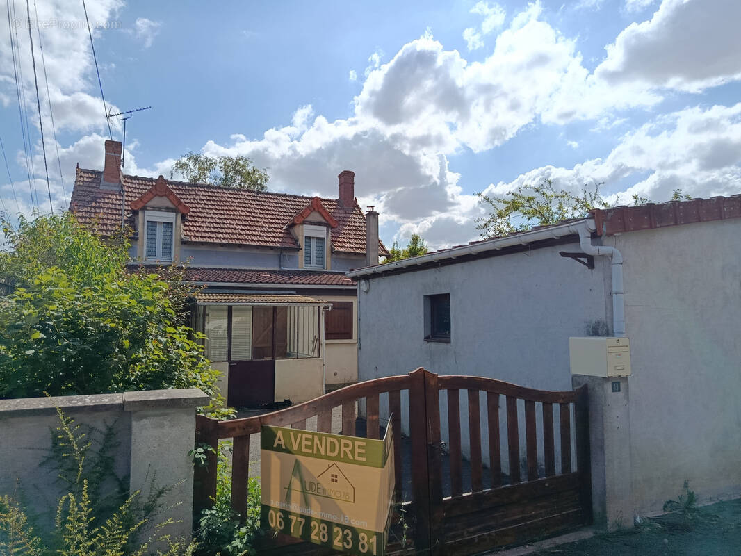 Maison à OUROUER-LES-BOURDELINS