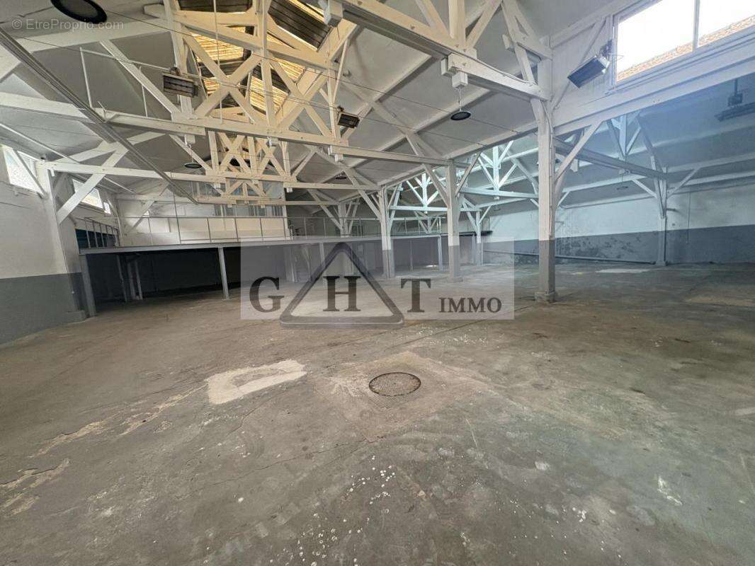 Commerce à CORBEIL-ESSONNES