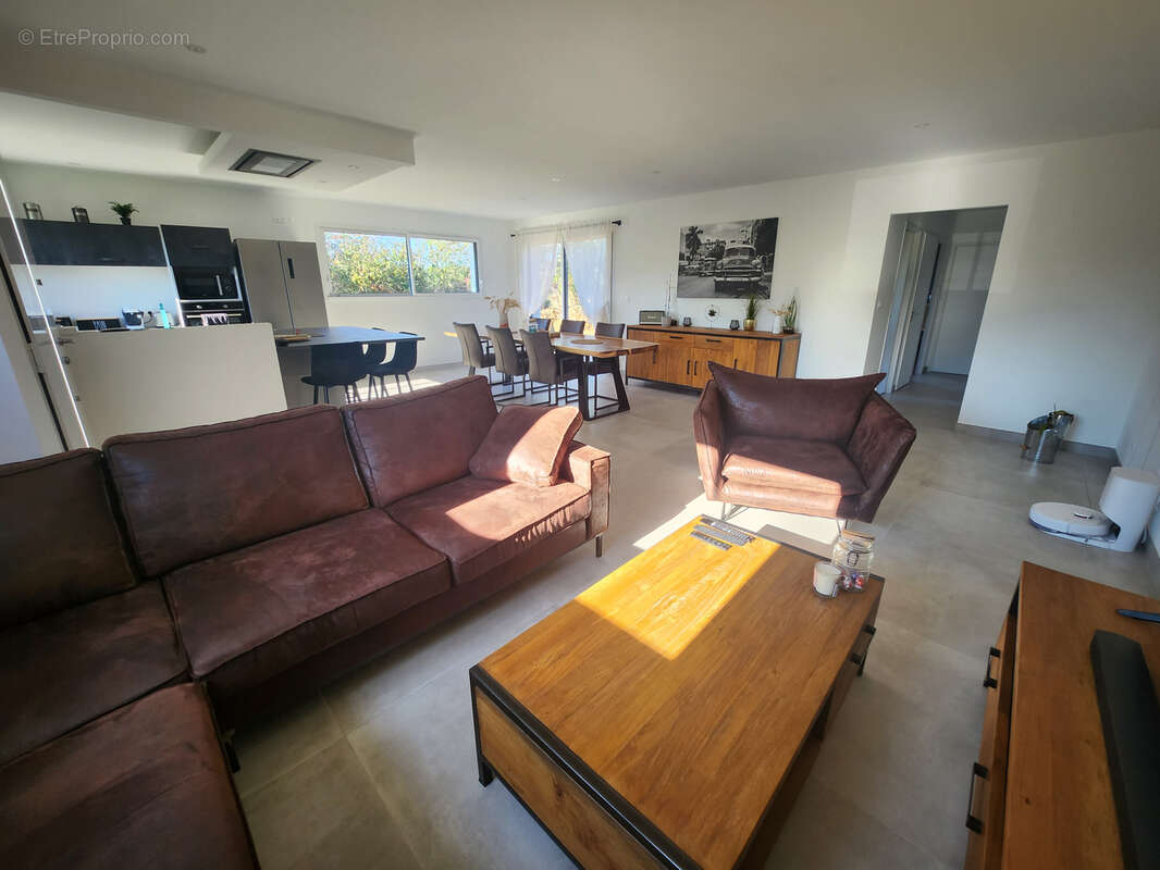 Maison à SAINTE-GEMME-LA-PLAINE