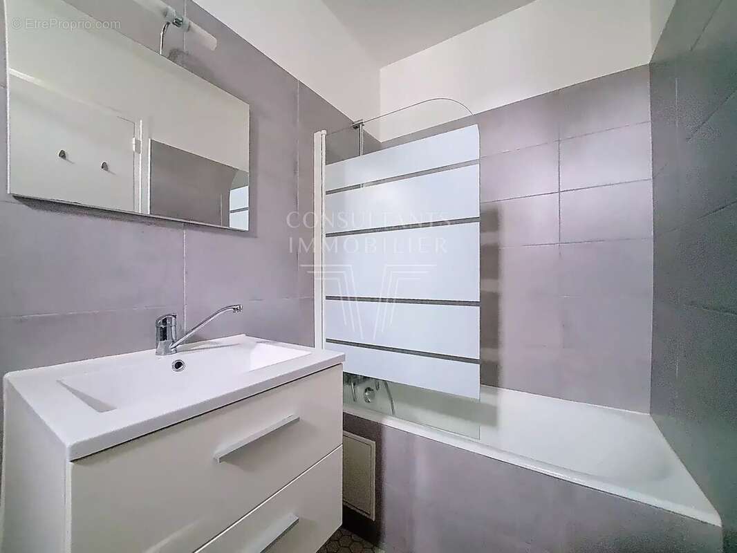 Appartement à PARIS-7E