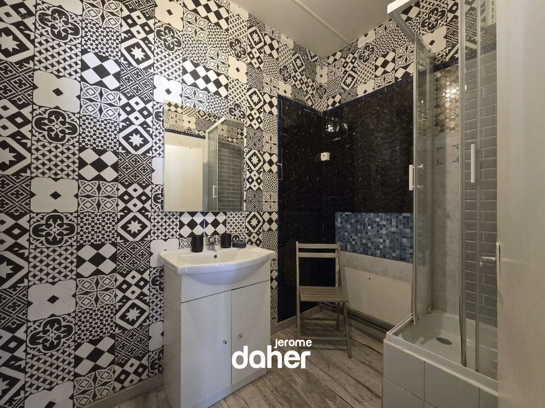 Appartement à MARSEILLE-1E