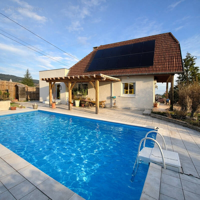 Maison à RENAISON