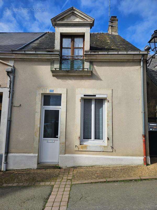 Maison à COULANS-SUR-GEE