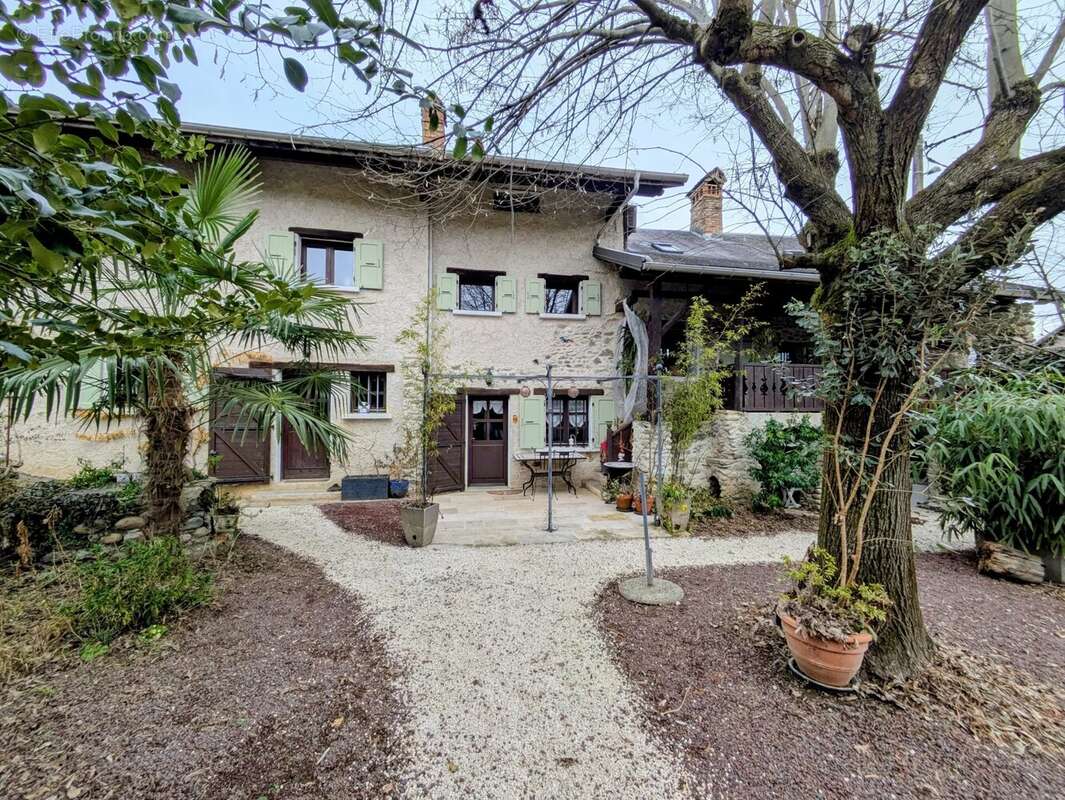 Maison à COISE-SAINT-JEAN-PIED-GAUTHIER