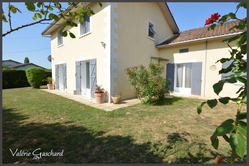 Maison à CAMPS-SUR-L&#039;ISLE