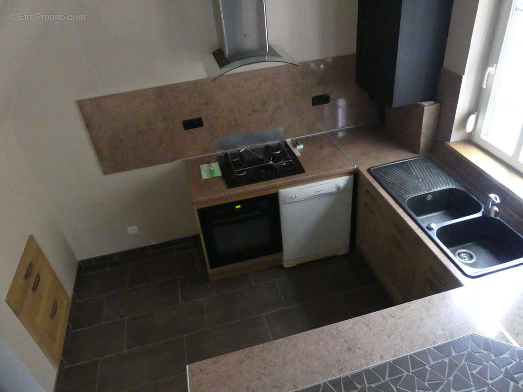 Maison à LA CHAPELLE-SAINT-LUC