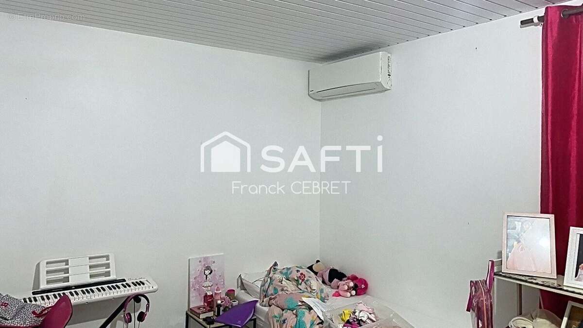 Photo 5 - Maison à REMIRE-MONTJOLY