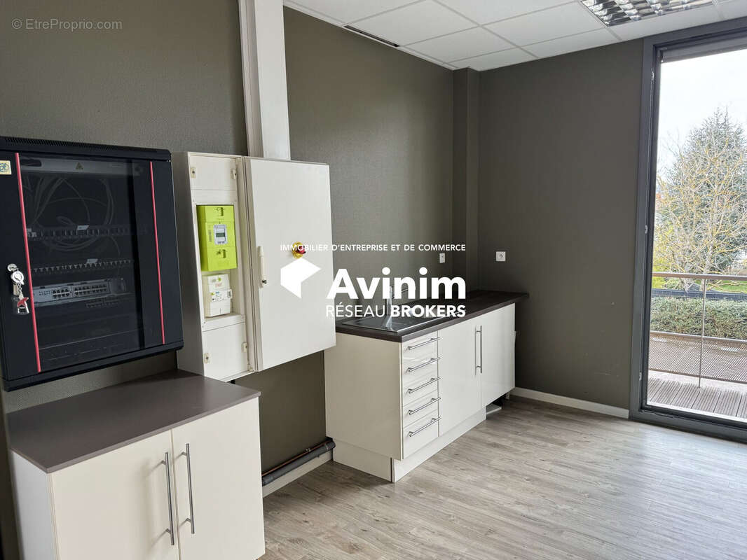 Commerce à SAINTE-FOY-LES-LYON