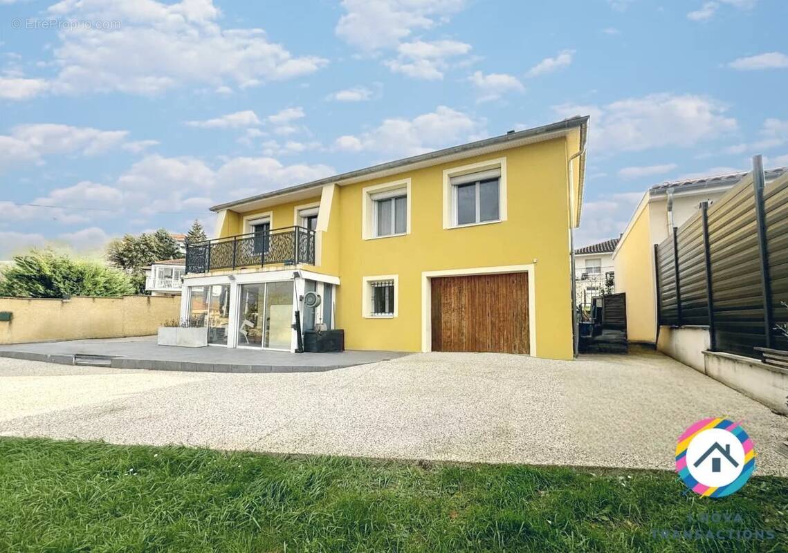 Maison à JASSANS-RIOTTIER