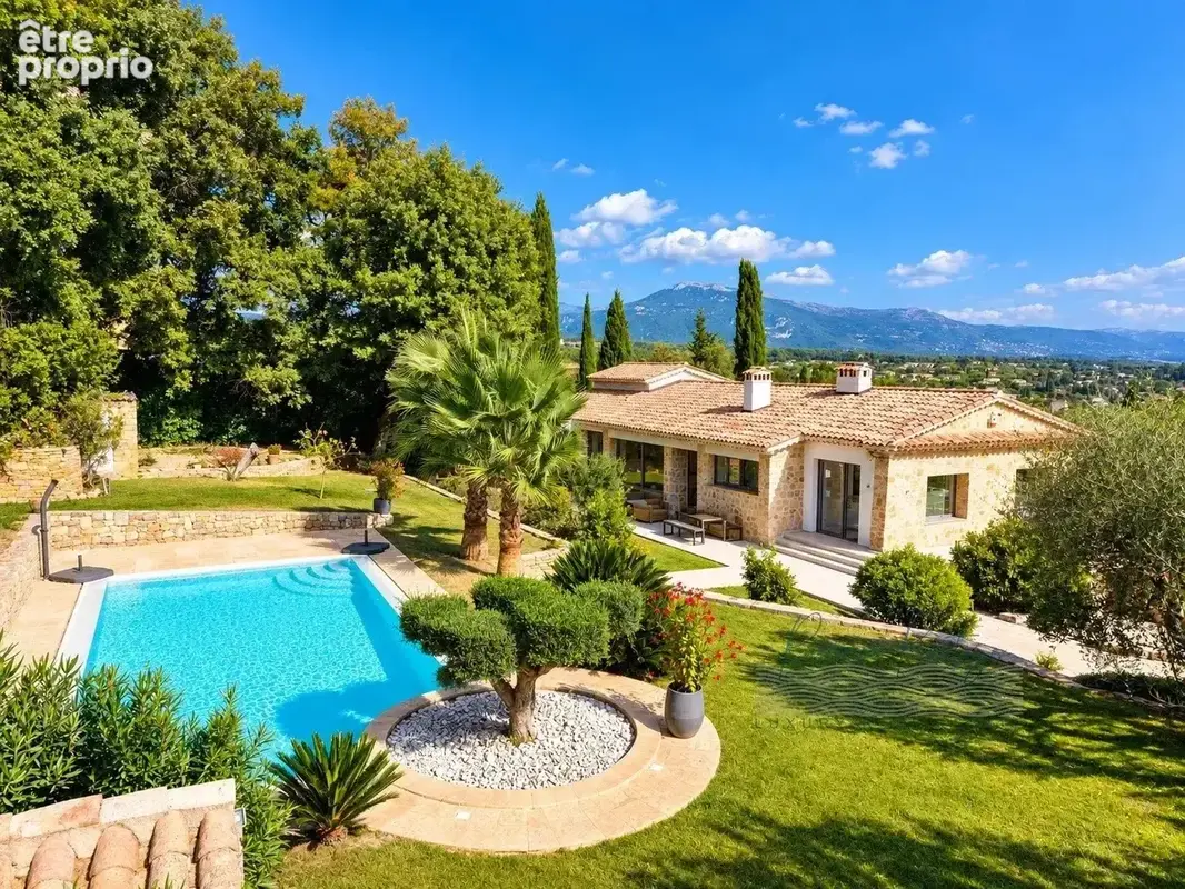 VALBONNE- Demeure de charme à 5 minutes à pieds du vieux village - photo 2