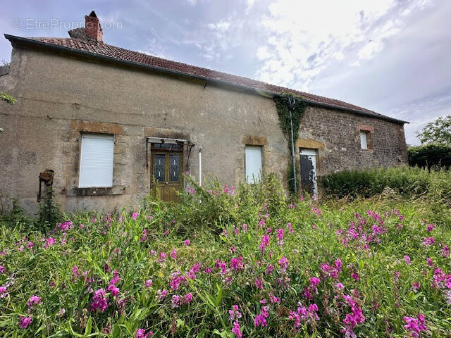 Maison à POUQUES-LORMES