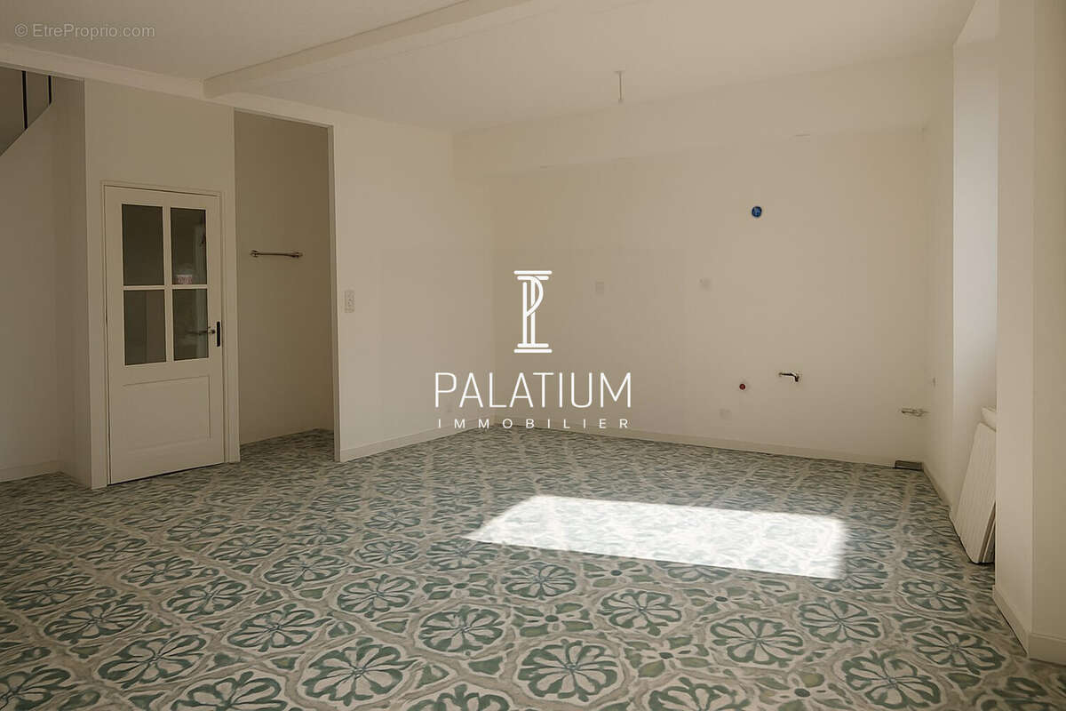 Appartement à LES MEES